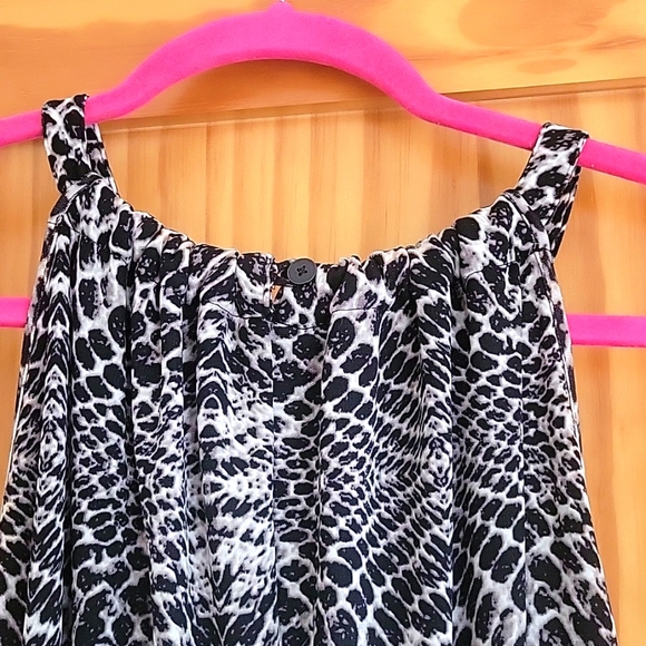 Dress - Picture 4 of 4